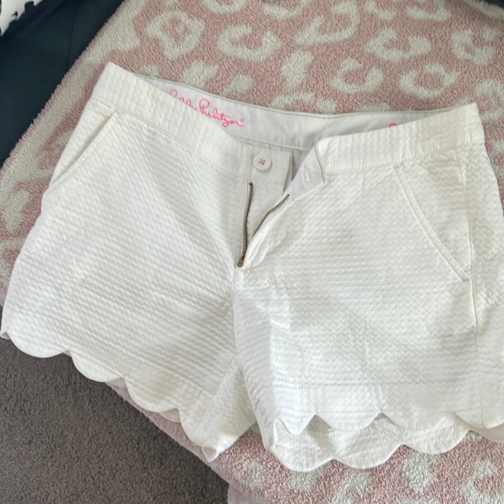 Size 2 Lilly buttercup scallop shorts